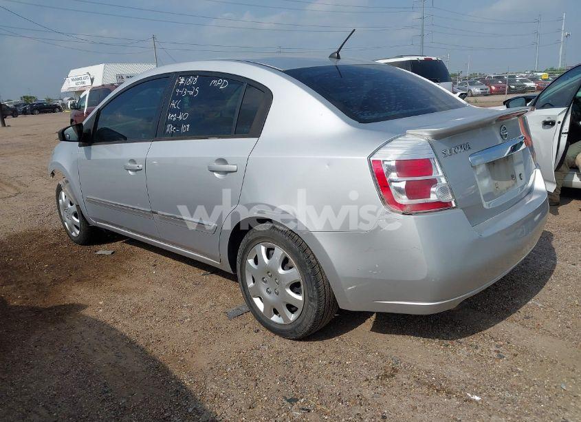 Photo 3 of 2011 Nissan Sentra 2.0S (VIN 3N1AB6AP4BL653338)