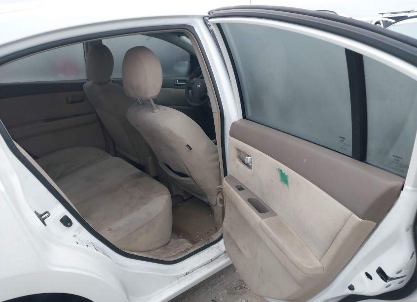 Photo 8 of 2011 Nissan Sentra 2.0S (VIN 3N1AB6AP5BL642543)