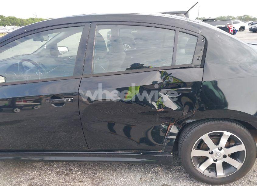 Photo 6 of 2011 Nissan Sentra 2.0SR (VIN 3N1AB6AP6BL702894)