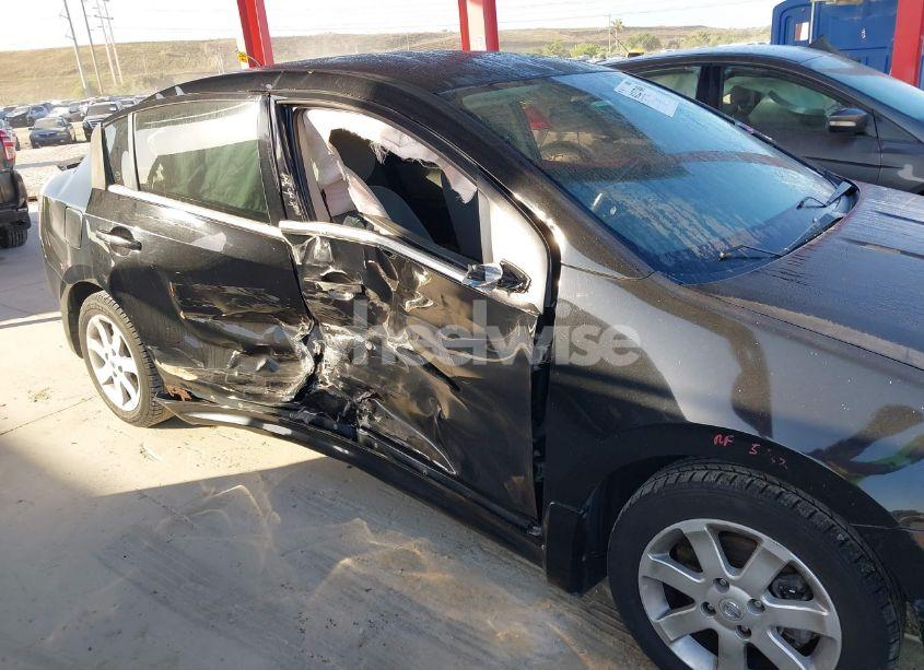 Photo 6 of 2011 Nissan Sentra 2.0SR (VIN 3N1AB6AP8BL621170)