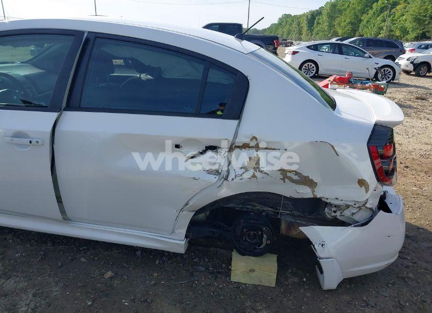 Photo 6 of 2011 Nissan Sentra 2.0SR (VIN 3N1AB6AP8BL674452)