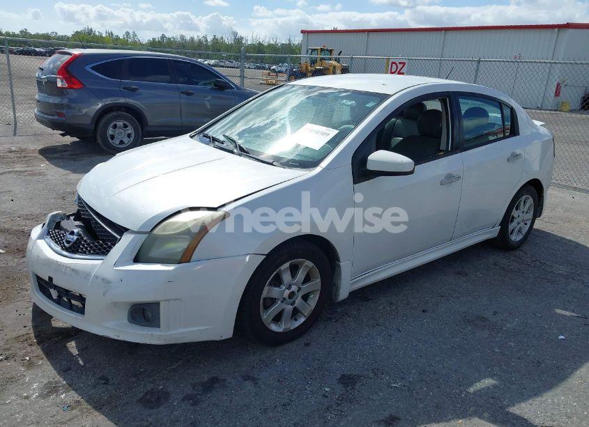 Photo 2 of 2011 Nissan Sentra 2.0SR (VIN 3N1AB6AP9BL640522)