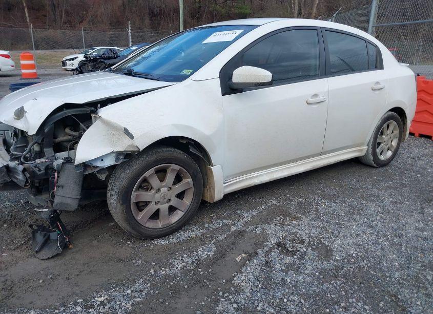 Photo 2 of 2011 Nissan Sentra 2.0SR (VIN 3N1AB6AP9BL683726)