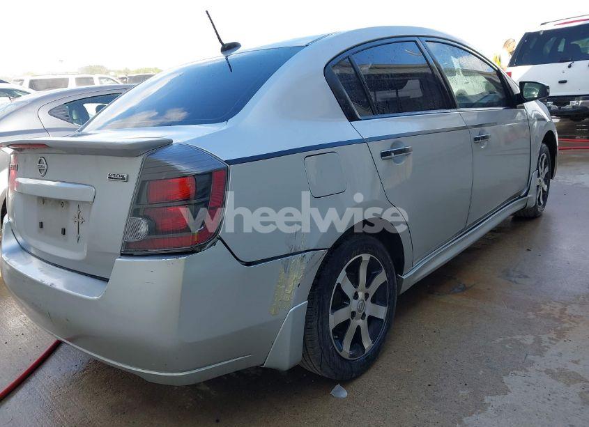 Photo 4 of 2012 Nissan Sentra 2.0 SR (VIN 3N1AB6AP9CL619798)