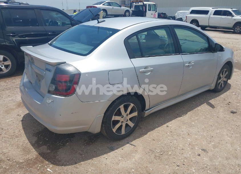 Photo 4 of 2012 Nissan Sentra 2.0 SR (VIN 3N1AB6AP9CL754439)