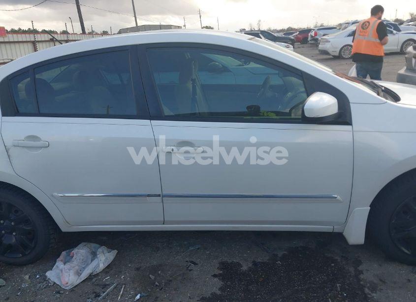 Photo 13 of 2010 Nissan Sentra 2.0S (VIN 3N1AB6APXAL676203)