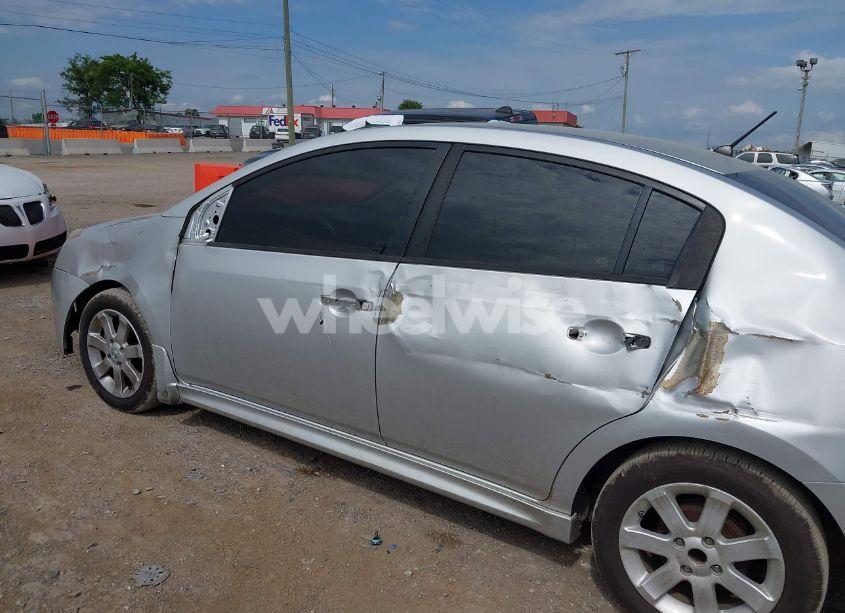 Photo 6 of 2011 Nissan Sentra 2.0SR (VIN 3N1AB6APXBL629884)
