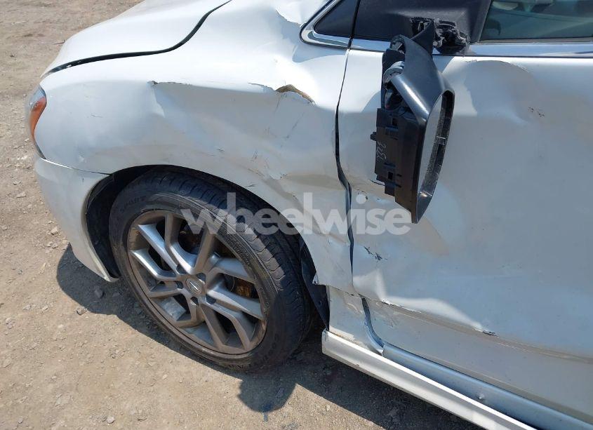 Photo 6 of 2013 Nissan Sentra SR (VIN 3N1AB7AP0DL740114)