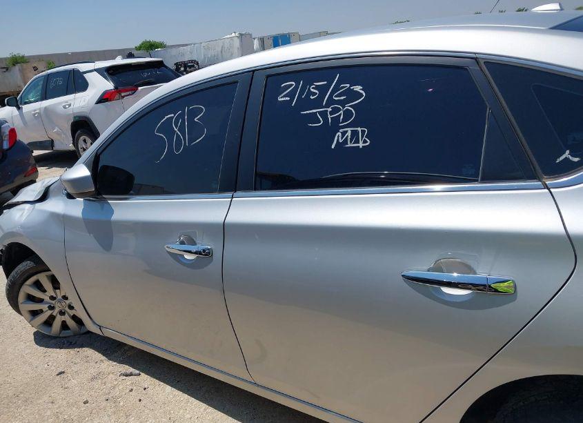 Photo 14 of 2015 Nissan Sentra FE+ S/SV/S/SR/SL (VIN 3N1AB7AP0FL656345)