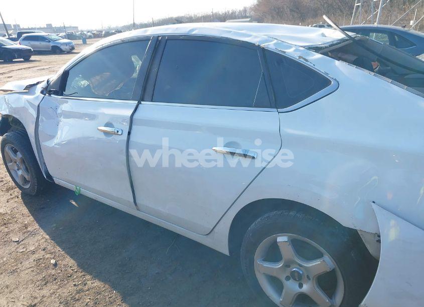 Photo 13 of 2015 Nissan Sentra FE+ S/S/SL/SR/SV (VIN 3N1AB7AP0FY213387)