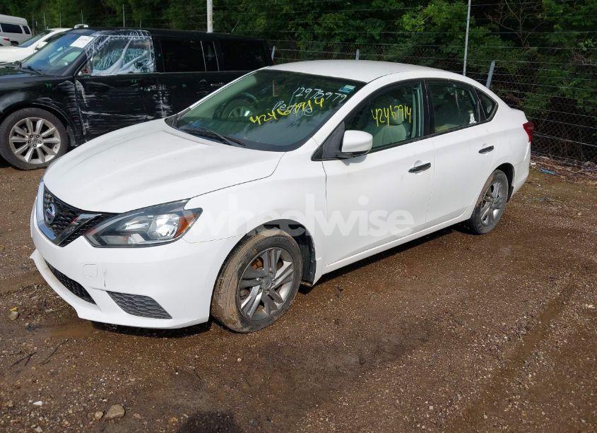 Photo 2 of 2016 Nissan Sentra SV (VIN 3N1AB7AP0GL659439)