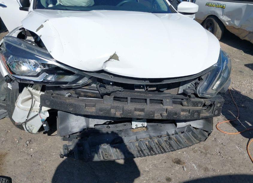 Photo 6 of 2016 Nissan Sentra SV (VIN 3N1AB7AP0GL660834)