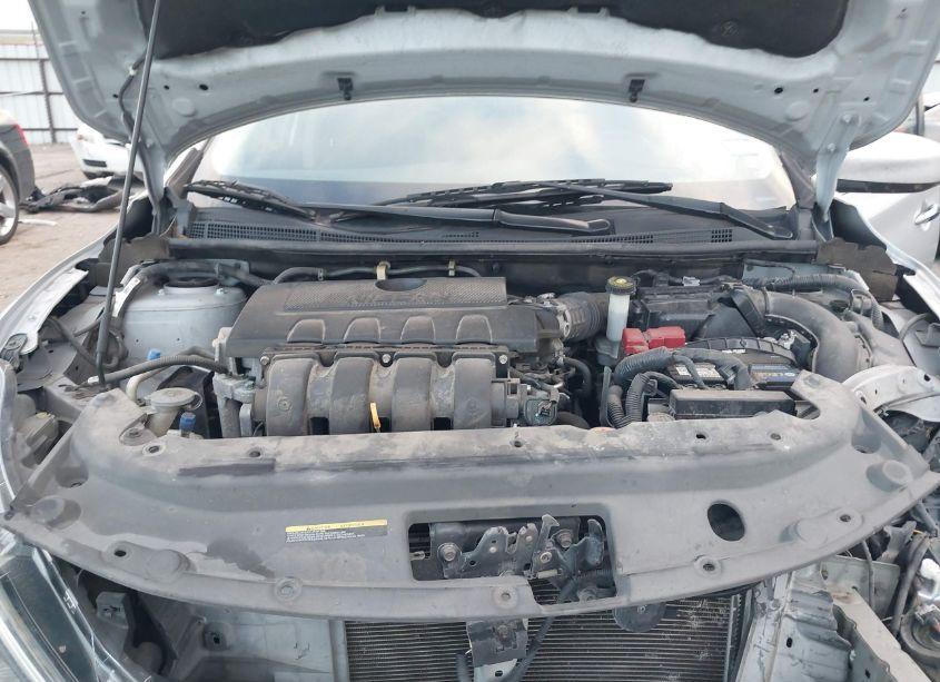 Photo 10 of 2016 Nissan Sentra SV (VIN 3N1AB7AP0GL671476)