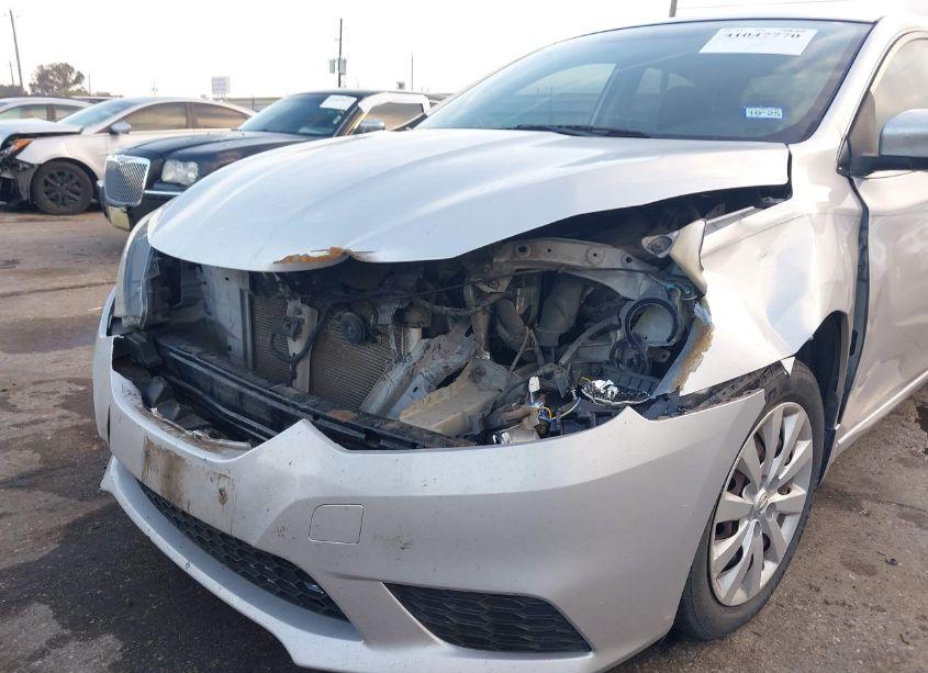 Photo 6 of 2016 Nissan Sentra SV (VIN 3N1AB7AP0GL671476)