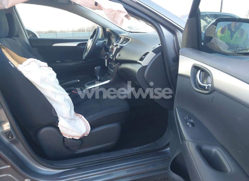 Photo 5 of 2016 Nissan Sentra S (VIN 3N1AB7AP0GL683711)