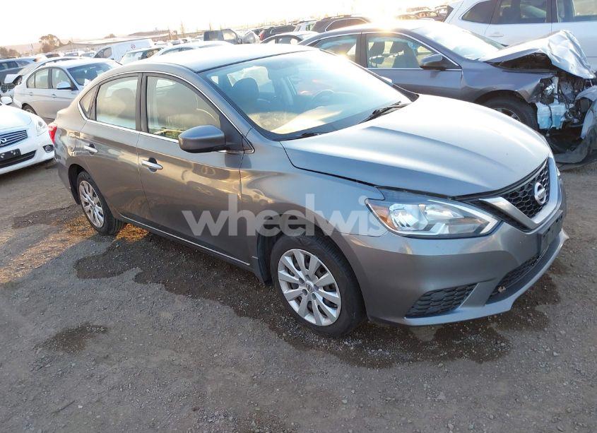 2016 Nissan Sentra S (VIN 3N1AB7AP0GY225802) main photo