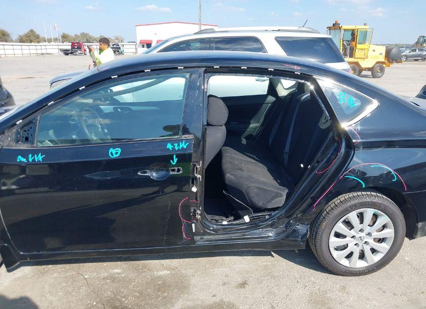 Photo 6 of 2016 Nissan Sentra S (VIN 3N1AB7AP0GY308243)