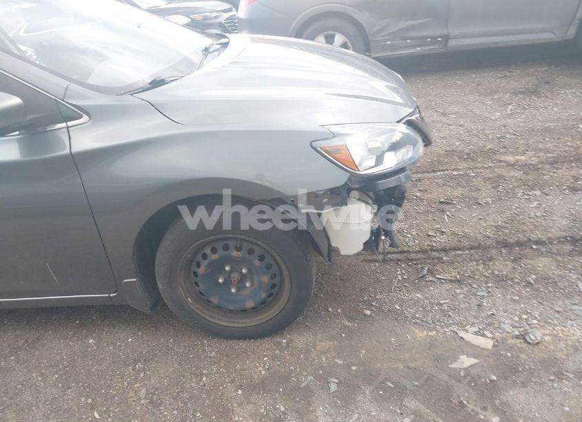 Photo 13 of 2017 Nissan Sentra SV (VIN 3N1AB7AP0HL716479)