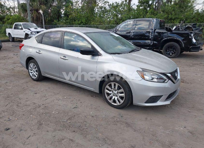 2017 Nissan Sentra S (VIN 3N1AB7AP0HY253889) main photo