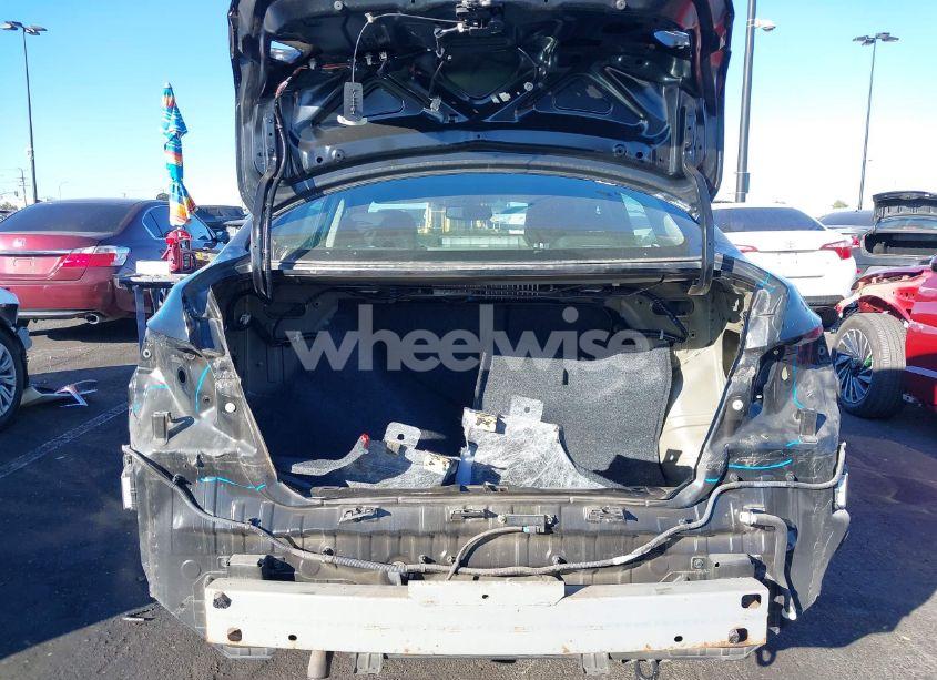 Photo 6 of 2017 Nissan Sentra SL (VIN 3N1AB7AP0HY275486)