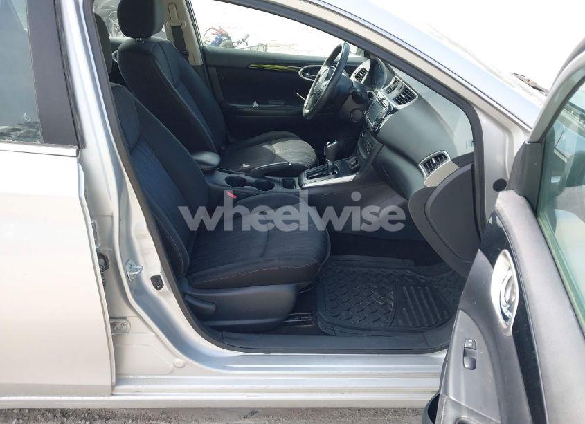 Photo 5 of 2017 Nissan Sentra SV (VIN 3N1AB7AP0HY291915)