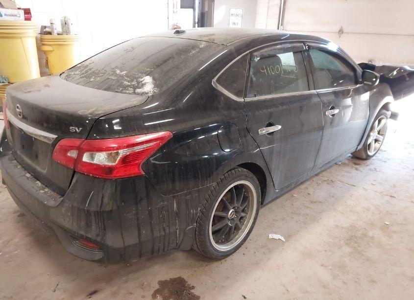 Photo 4 of 2018 Nissan Sentra SV (VIN 3N1AB7AP0JL623872)