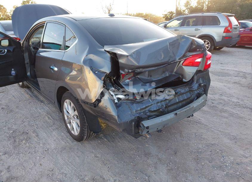 Photo 6 of 2018 Nissan Sentra SV (VIN 3N1AB7AP0JL625816)