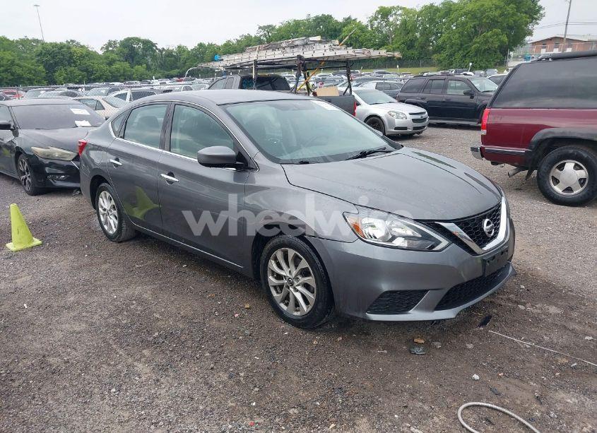 2018 Nissan Sentra SV (VIN 3N1AB7AP0JL626688) main photo