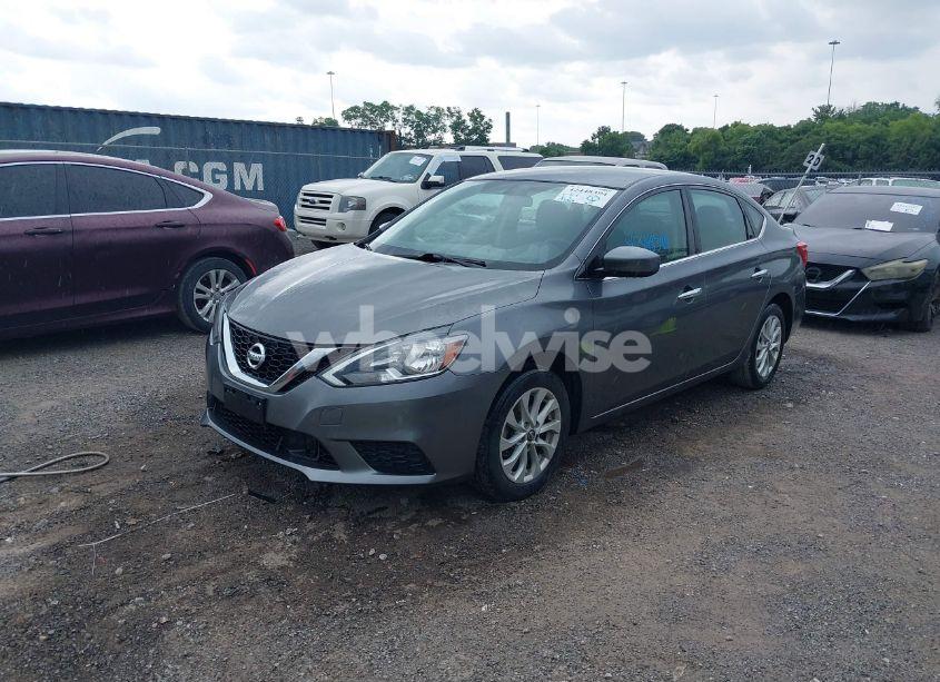 Photo 2 of 2018 Nissan Sentra SV (VIN 3N1AB7AP0JL626688)