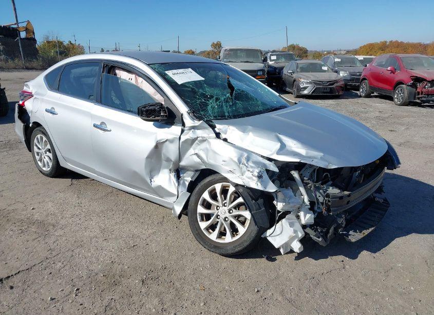 2018 Nissan Sentra SV (VIN 3N1AB7AP0JL636752) main photo