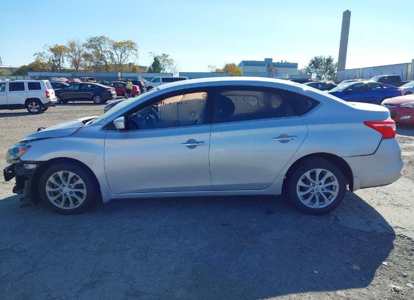 Photo 15 of 2018 Nissan Sentra SV (VIN 3N1AB7AP0JL636752)