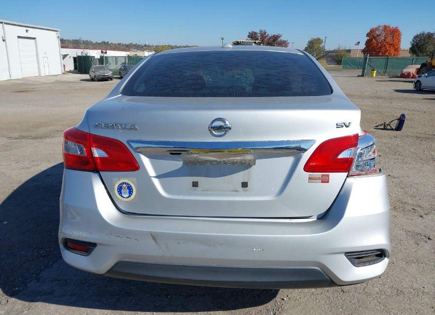 Photo 17 of 2018 Nissan Sentra SV (VIN 3N1AB7AP0JL636752)