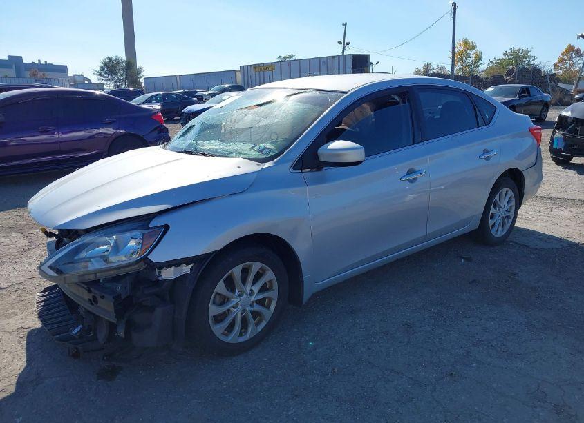 Photo 2 of 2018 Nissan Sentra SV (VIN 3N1AB7AP0JL636752)