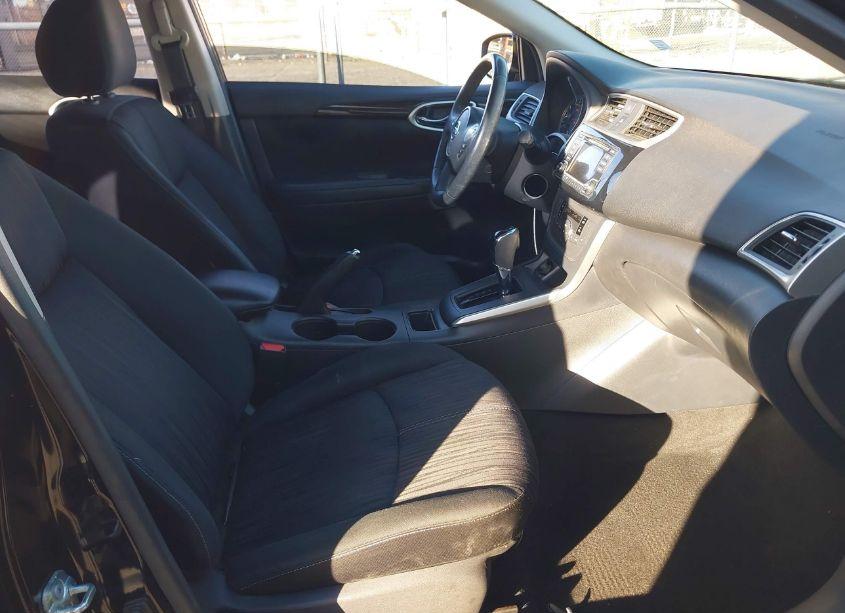 Photo 5 of 2018 Nissan Sentra SV (VIN 3N1AB7AP0JL637173)