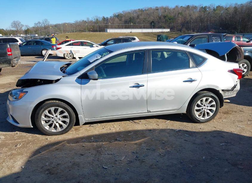Photo 14 of 2018 Nissan Sentra SV (VIN 3N1AB7AP0JL646620)