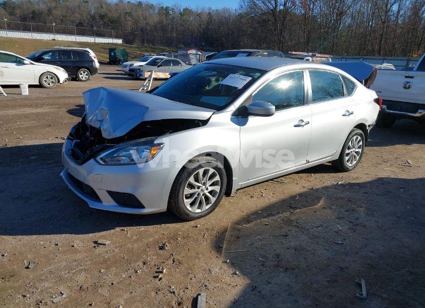 Photo 2 of 2018 Nissan Sentra SV (VIN 3N1AB7AP0JL646620)
