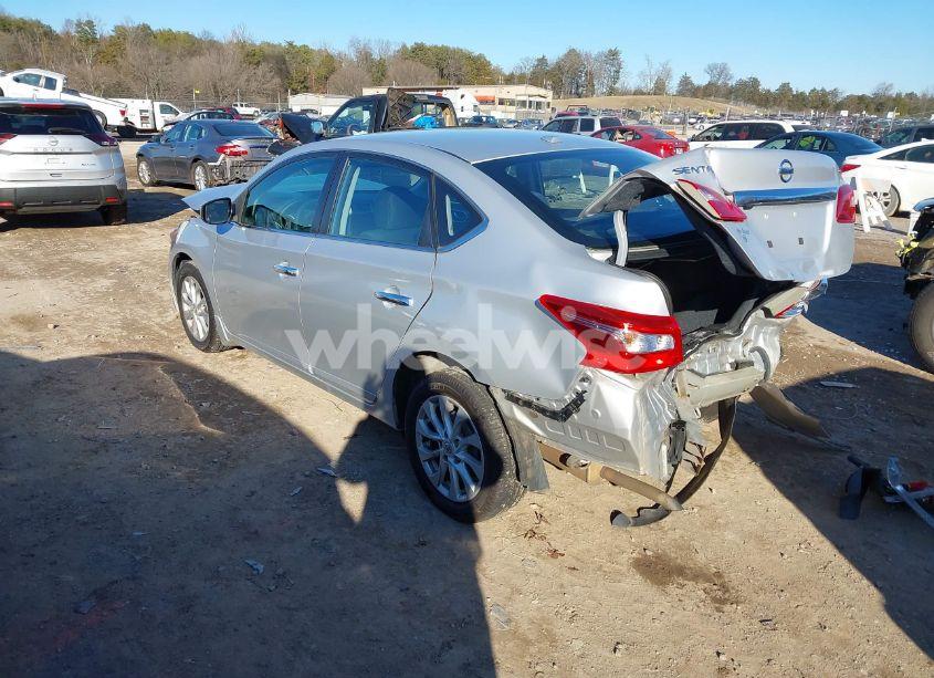 Photo 3 of 2018 Nissan Sentra SV (VIN 3N1AB7AP0JL646620)