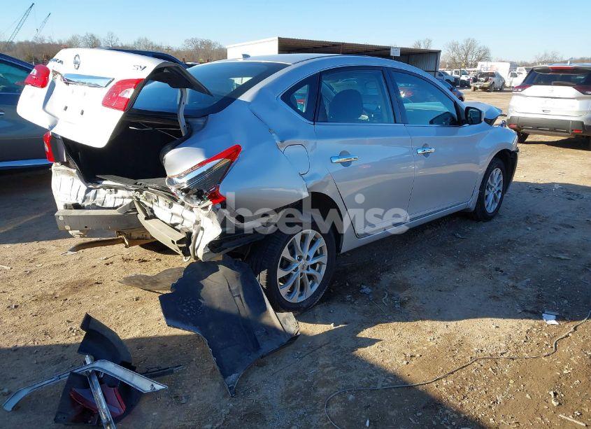 Photo 4 of 2018 Nissan Sentra SV (VIN 3N1AB7AP0JL646620)