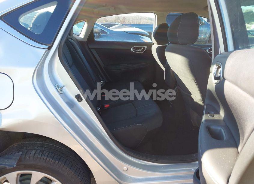 Photo 8 of 2018 Nissan Sentra SV (VIN 3N1AB7AP0JL646620)