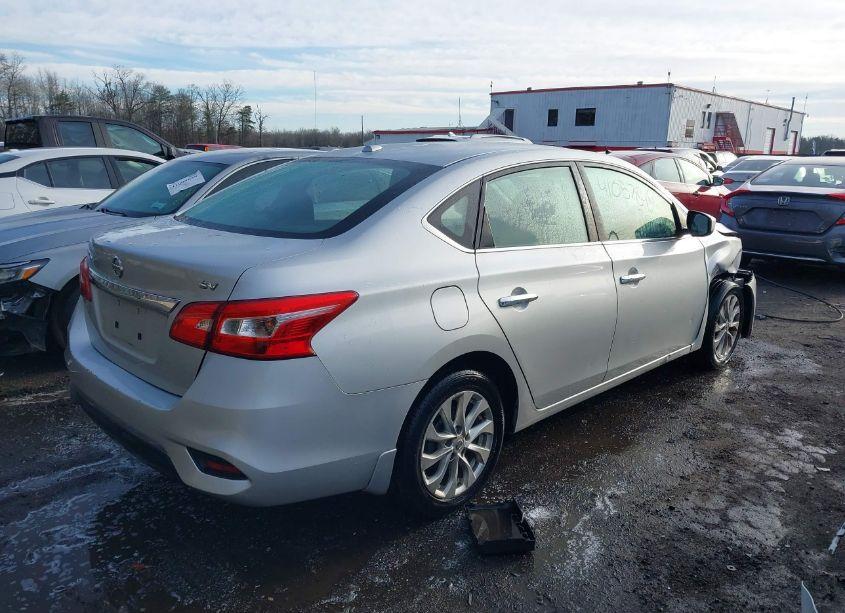 Photo 4 of 2018 Nissan Sentra SV (VIN 3N1AB7AP0JY223524)
