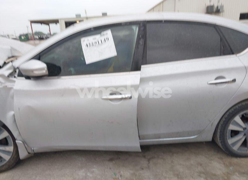 Photo 14 of 2018 Nissan Sentra SL (VIN 3N1AB7AP0JY225452)