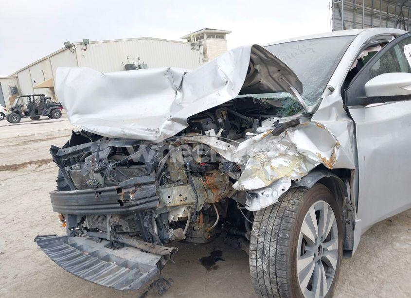 Photo 6 of 2018 Nissan Sentra SL (VIN 3N1AB7AP0JY225452)