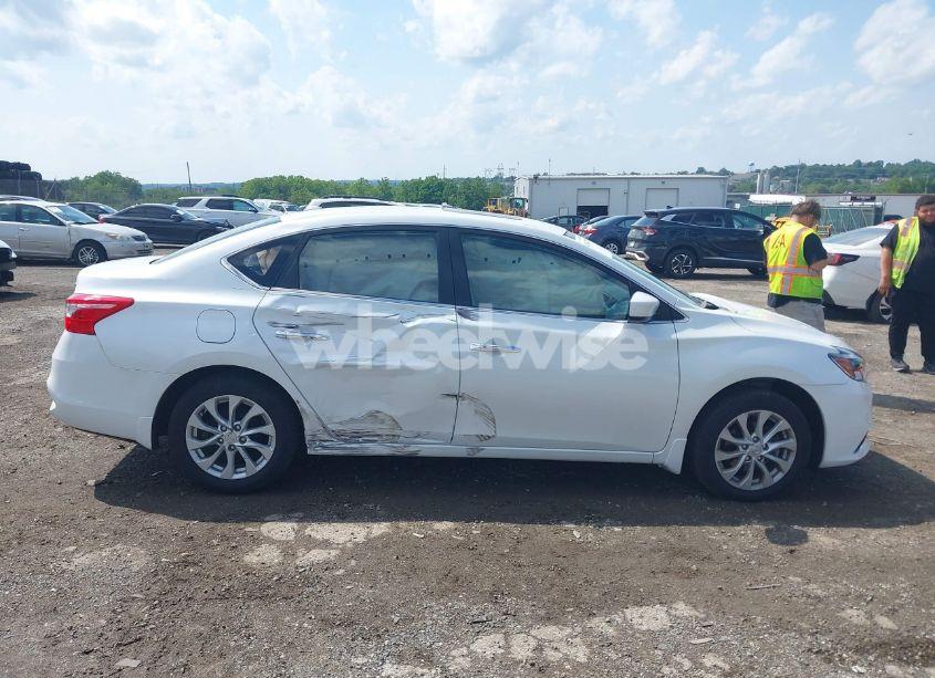 Photo 12 of 2018 Nissan Sentra SV (VIN 3N1AB7AP0JY257771)