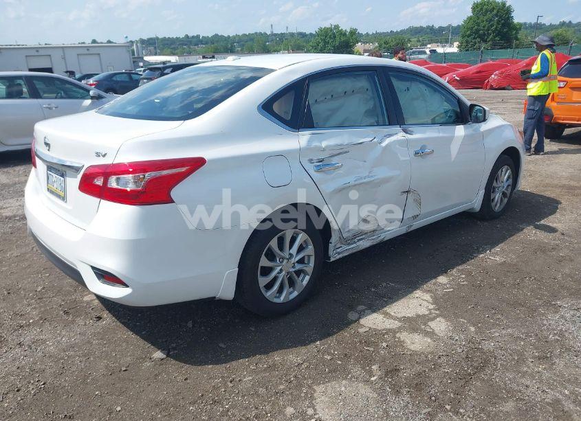 Photo 4 of 2018 Nissan Sentra SV (VIN 3N1AB7AP0JY257771)