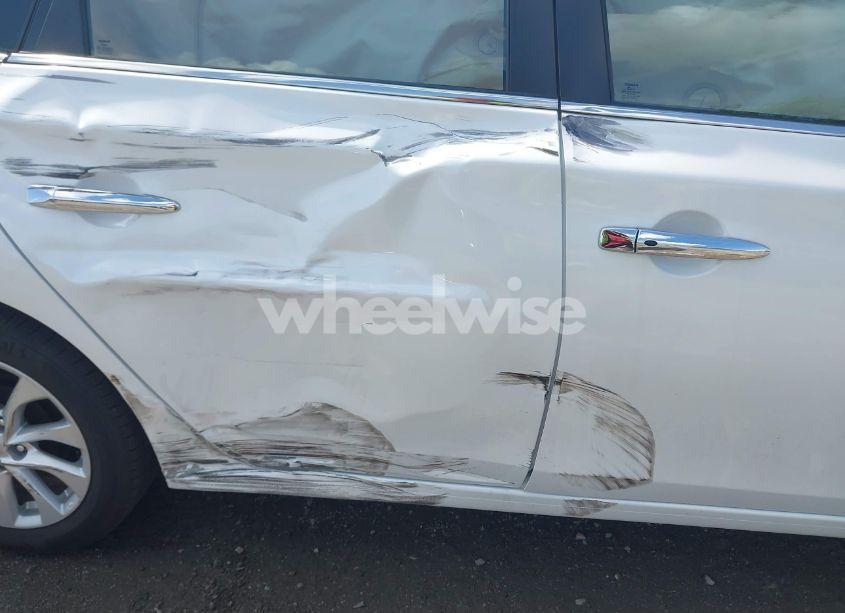 Photo 6 of 2018 Nissan Sentra SV (VIN 3N1AB7AP0JY257771)