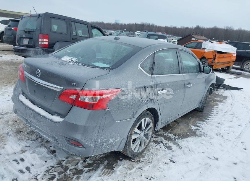 Photo 4 of 2018 Nissan Sentra SL (VIN 3N1AB7AP0JY257866)
