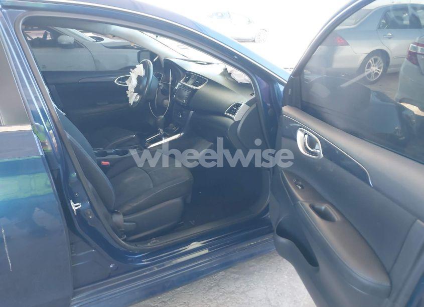 Photo 5 of 2018 Nissan Sentra SR (VIN 3N1AB7AP0JY268463)