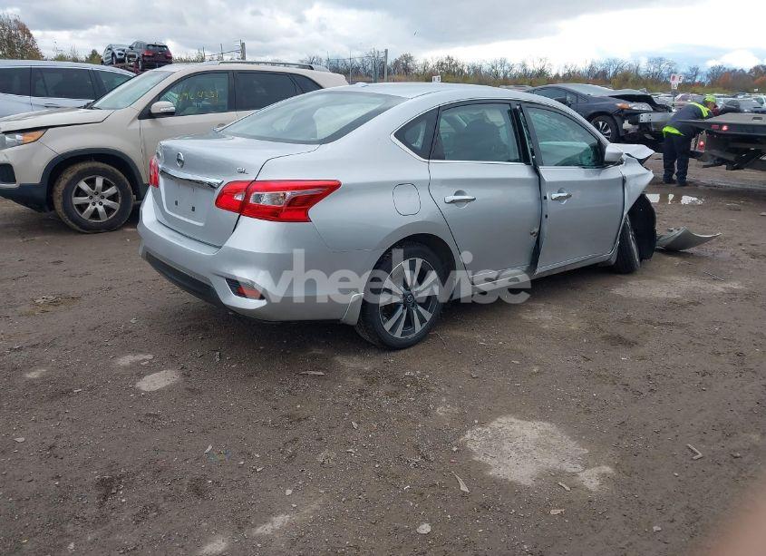 Photo 4 of 2018 Nissan Sentra SL (VIN 3N1AB7AP0JY279480)