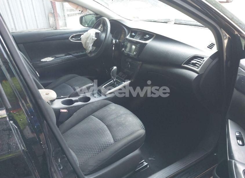 Photo 5 of 2018 Nissan Sentra SR (VIN 3N1AB7AP0JY287515)