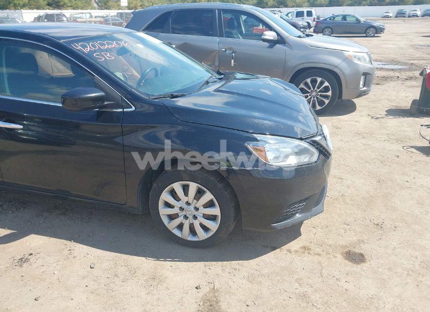 Photo 6 of 2018 Nissan Sentra S (VIN 3N1AB7AP0JY306399)